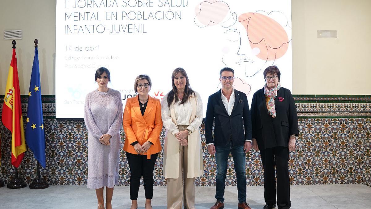 Sira Repollés (centro), en la inauguración de las Jornadas de Salud Mental.