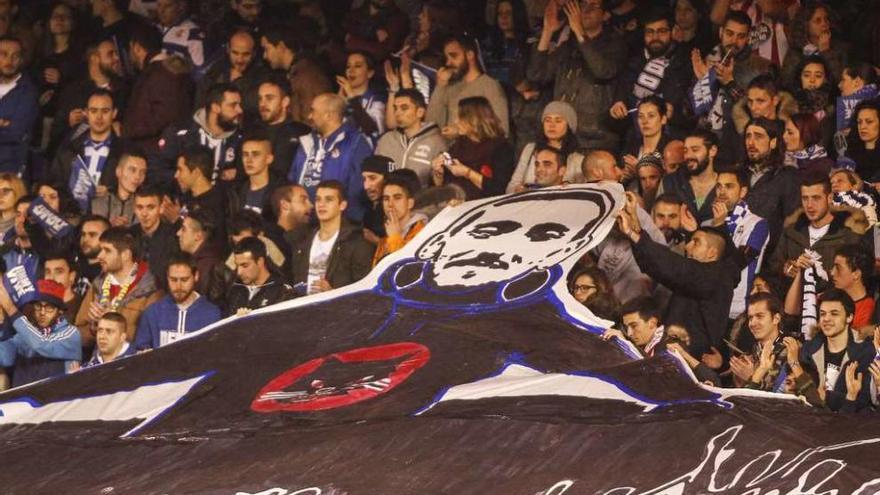 Un &#039;tifo&#039; en Riazor en homenaje y recuerdo de Jimmy.