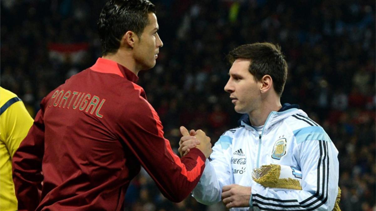 Cristiano Ronaldo mantiene un duelo con Leo Messi