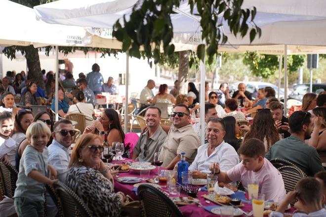 El ambiente en la hostelería cordobesa en el mediodía del Magno Vía Crucis