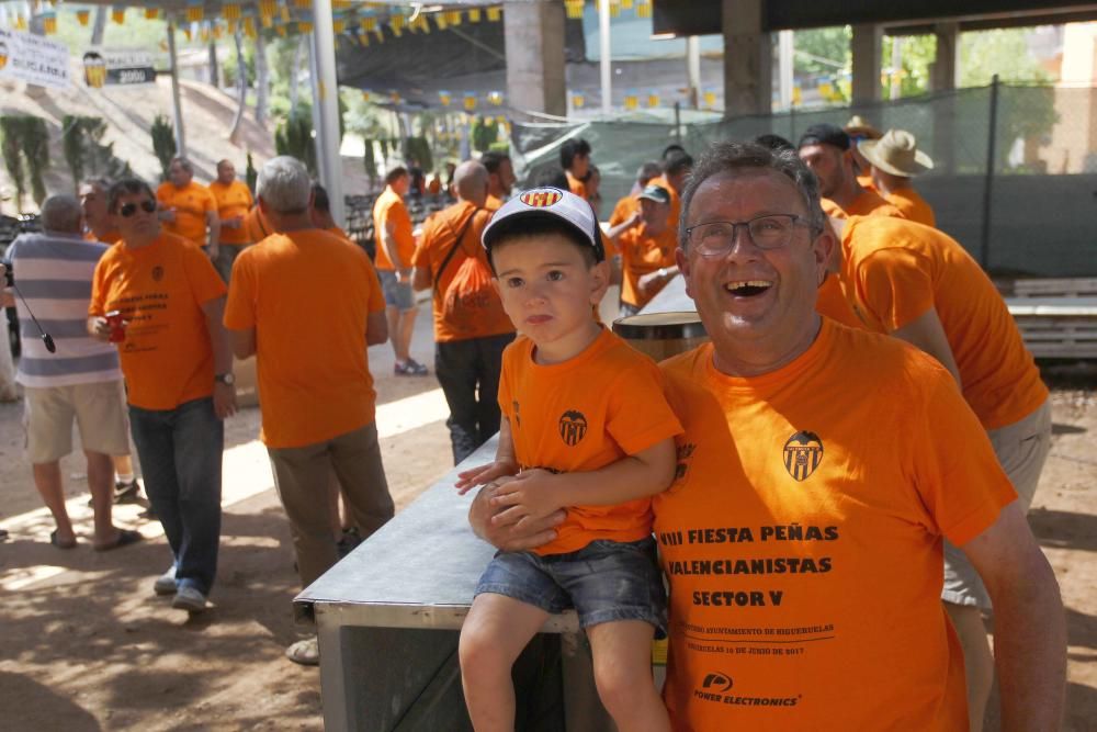 Explosión valencianista en Higueruelas