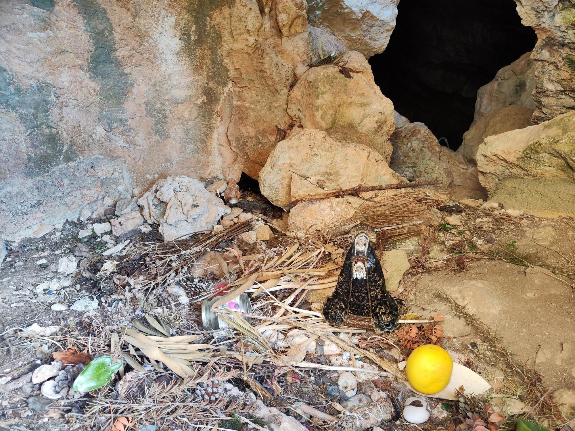 Galería: ofrendas en la cueva de es Culleram