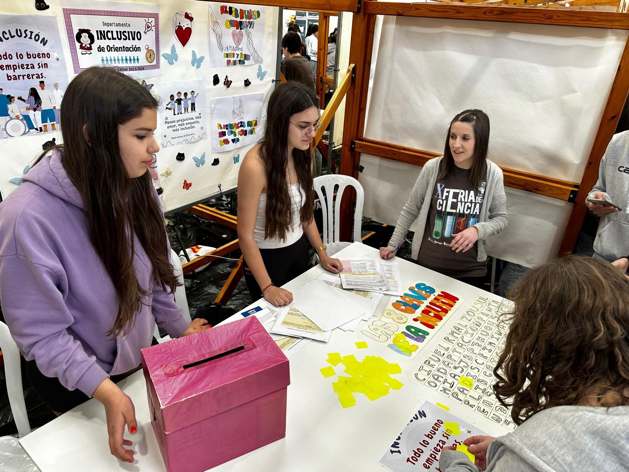 En imágenes: Navia, meca de la ciencia gracias a estudiantes y profesores de Asturias y Galicia