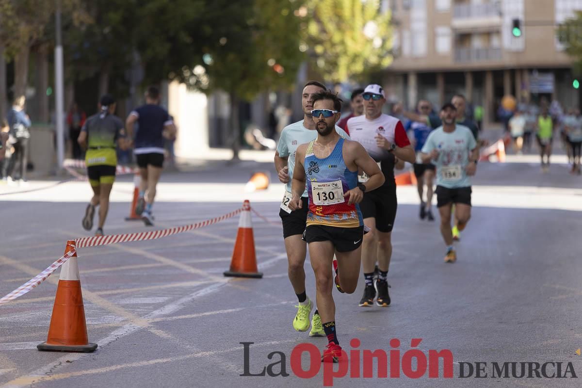 Carrera '10K Assota por ti' en Caravaca (salida y giro primera vuelta)