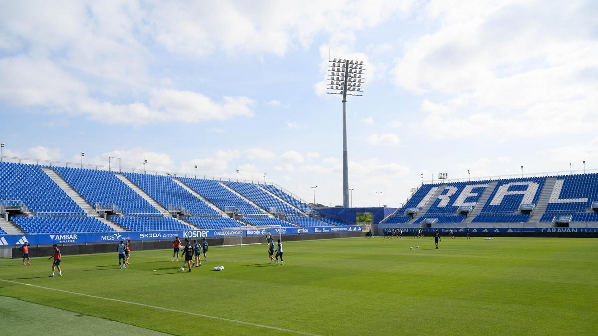 Una auditoría interna obliga a cambiar el césped del Ibercaja Estadio.
