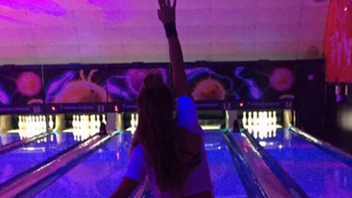 Shakira jugó a los bolos