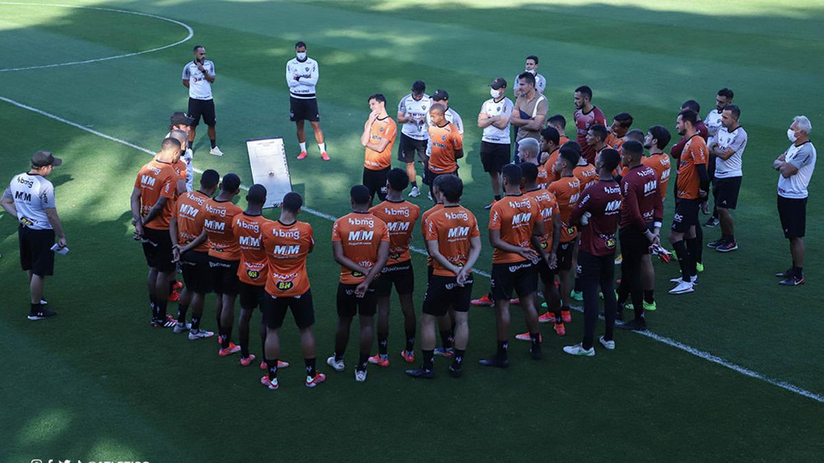 Un instante del entrenamiento del Atlético Mineiro.