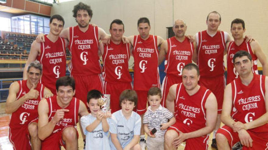 Formación del Talleres Cejosa, brillante campeón de la Liga Provincial Sénior D.O. Queso Zamorano. / Foto J. L. Fernández