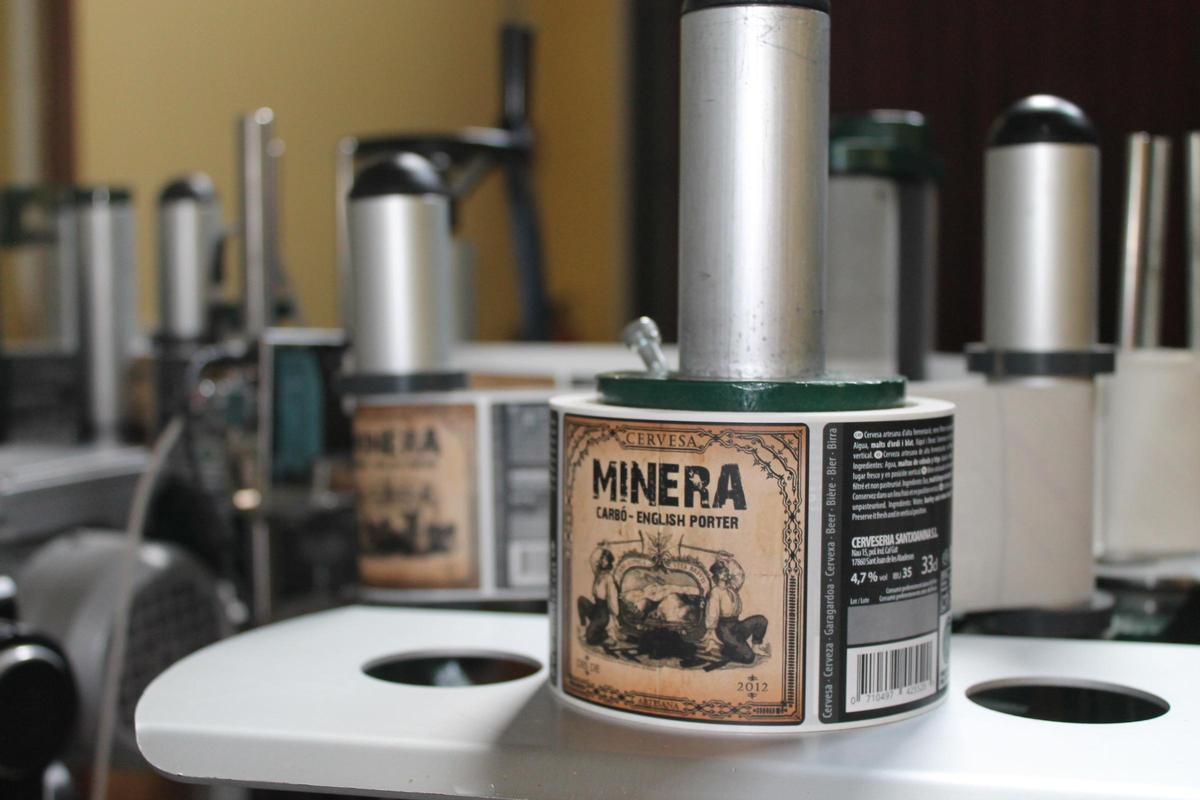 Etiqueta de l'English Porter de la cervesa artesana Minera.