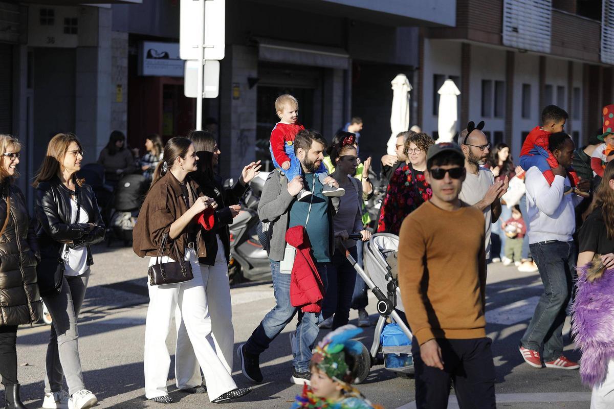 Imatges dels carnavals a barris de Girona