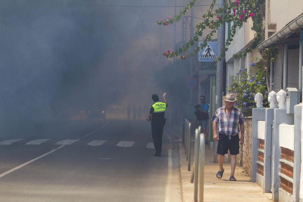 Incendio junto al cementerio de Castelló