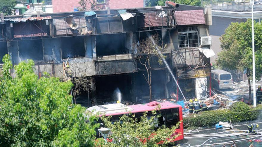 Impresionante explosión en un restaurante deja dos muertos y más de 50 heridos en China