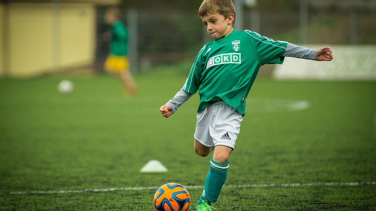DECATHLON FUTBOL El producto de Decathlon que necesitas para volver a los entrenamientos esta al 50