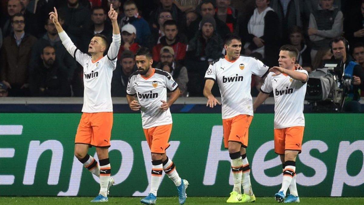 Cheryshev celebra el 0-1 logrado en el Pierre-Mauroy de Lille