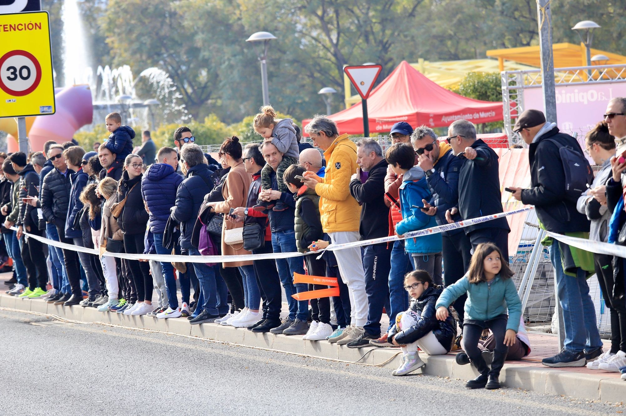 La salida y el recorrido de la Carrera de la Mujer 'inmortalizados' en imágenes