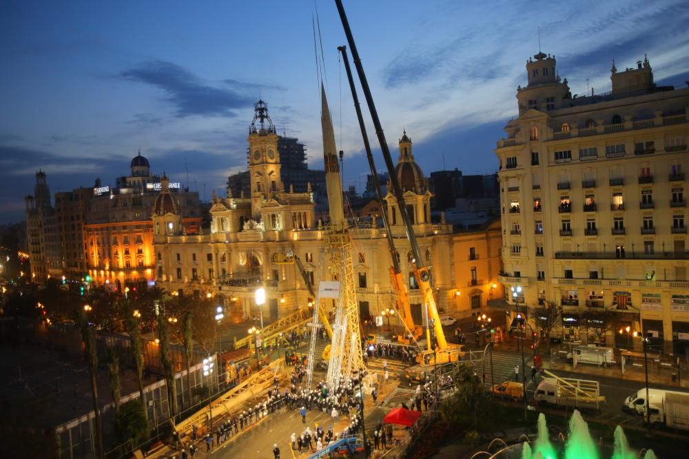 'Plantà' al tombe de la falla municipal