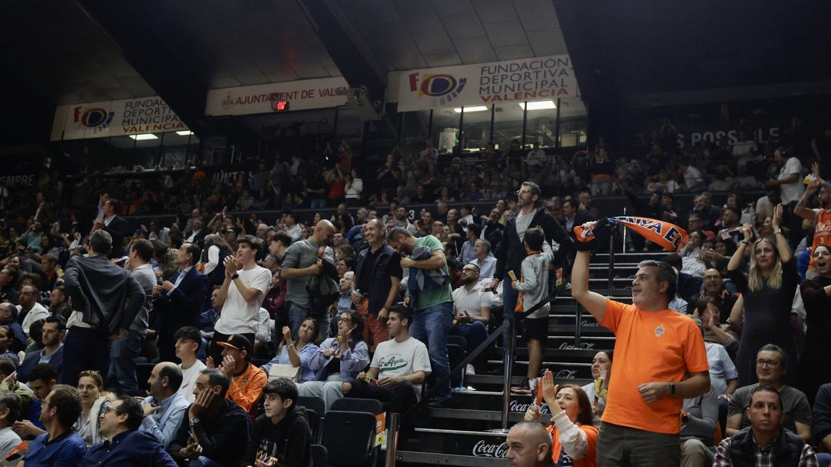 Imagen de las gradas de la Fonteta