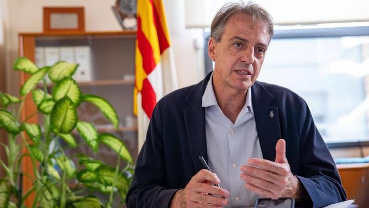 Anjo Valentí, al seu despatx de regidor de seguretat a l'edifici de la Florinda