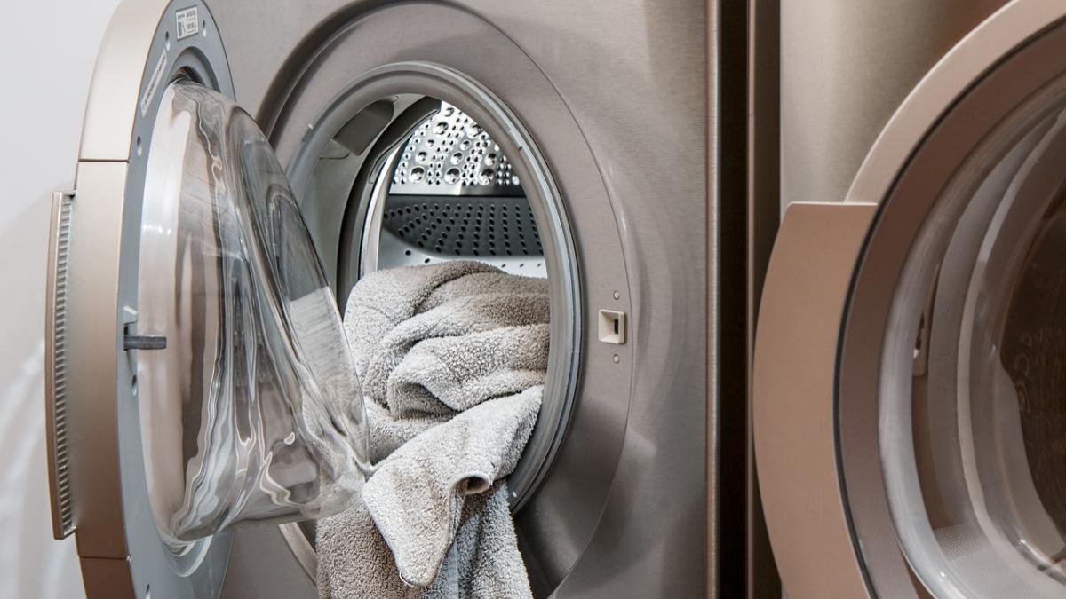 El botón escondido en tu lavadora que te permite dejar tu ropa como nueva