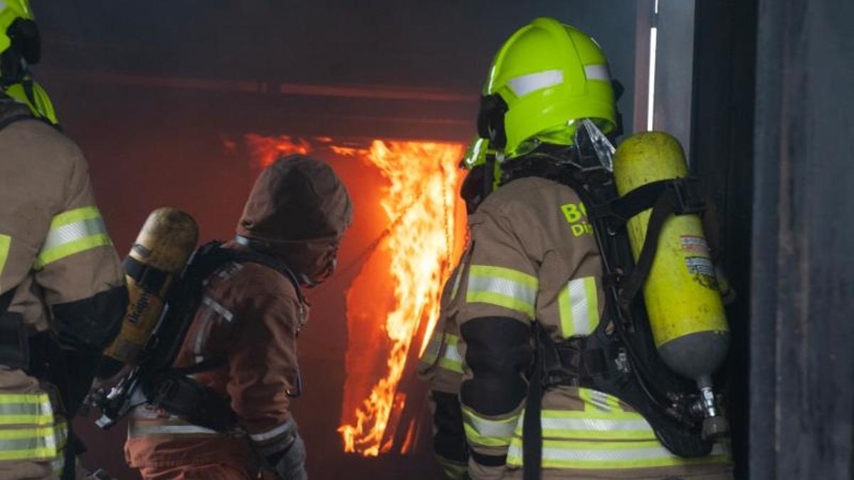 Prácticas reales con fuego en el interior del nuevo centro.