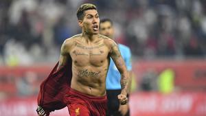 Firmino celebra el gol que le dio al Liverpool el Mundial de Clubs.