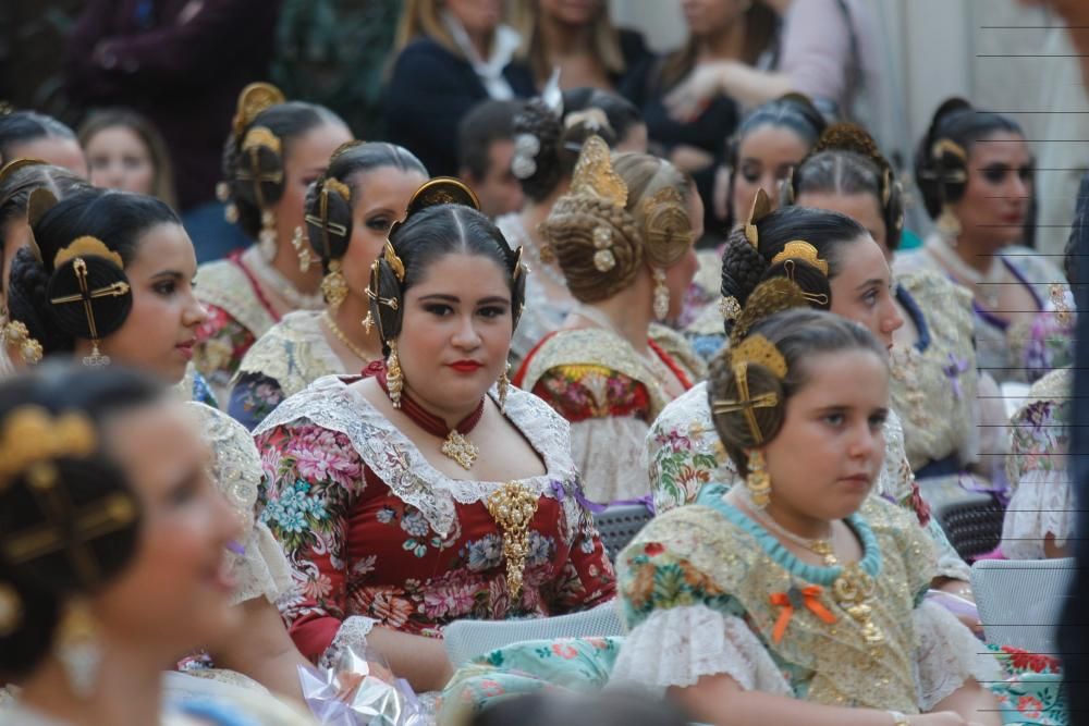 Entrega de los certificados de tejido de seda valenciana