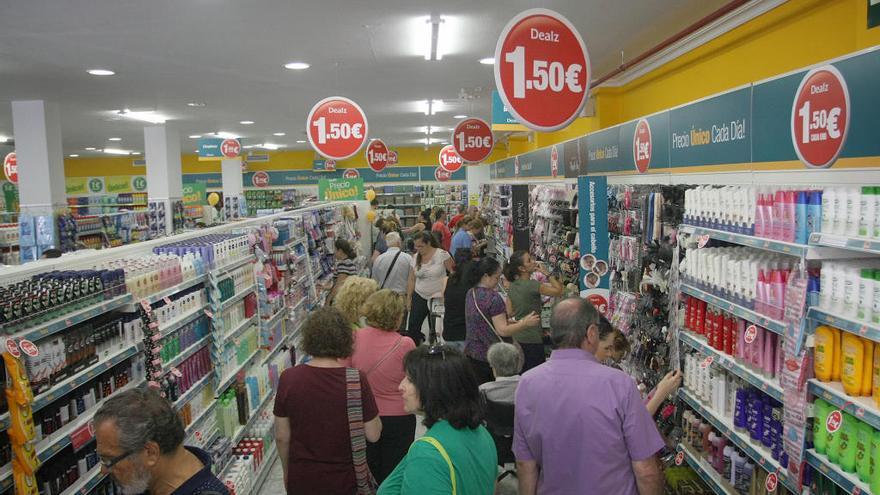 La cadena de supermercados Dealz ofrece tres puestos de trabajo para el verano.