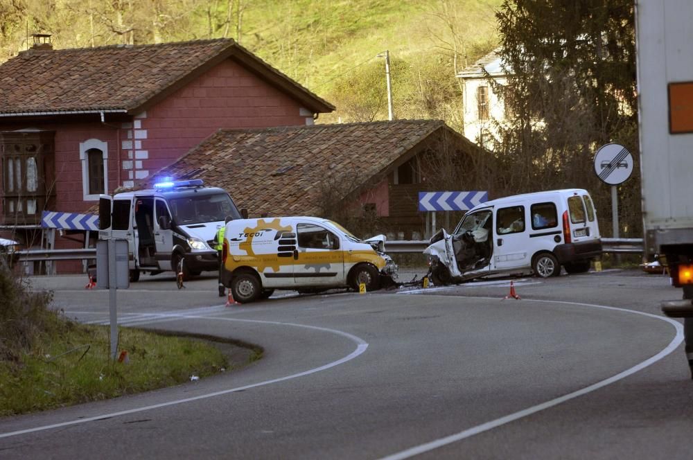 Muere una mujer en un accidente de tráfico en Bustiello