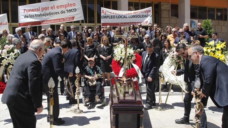 Cortejo, funeral y entierro... ellos dicen no