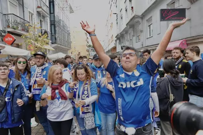 La marea azul invade el centro de Santander: "Hoy ganamos sí o sí"