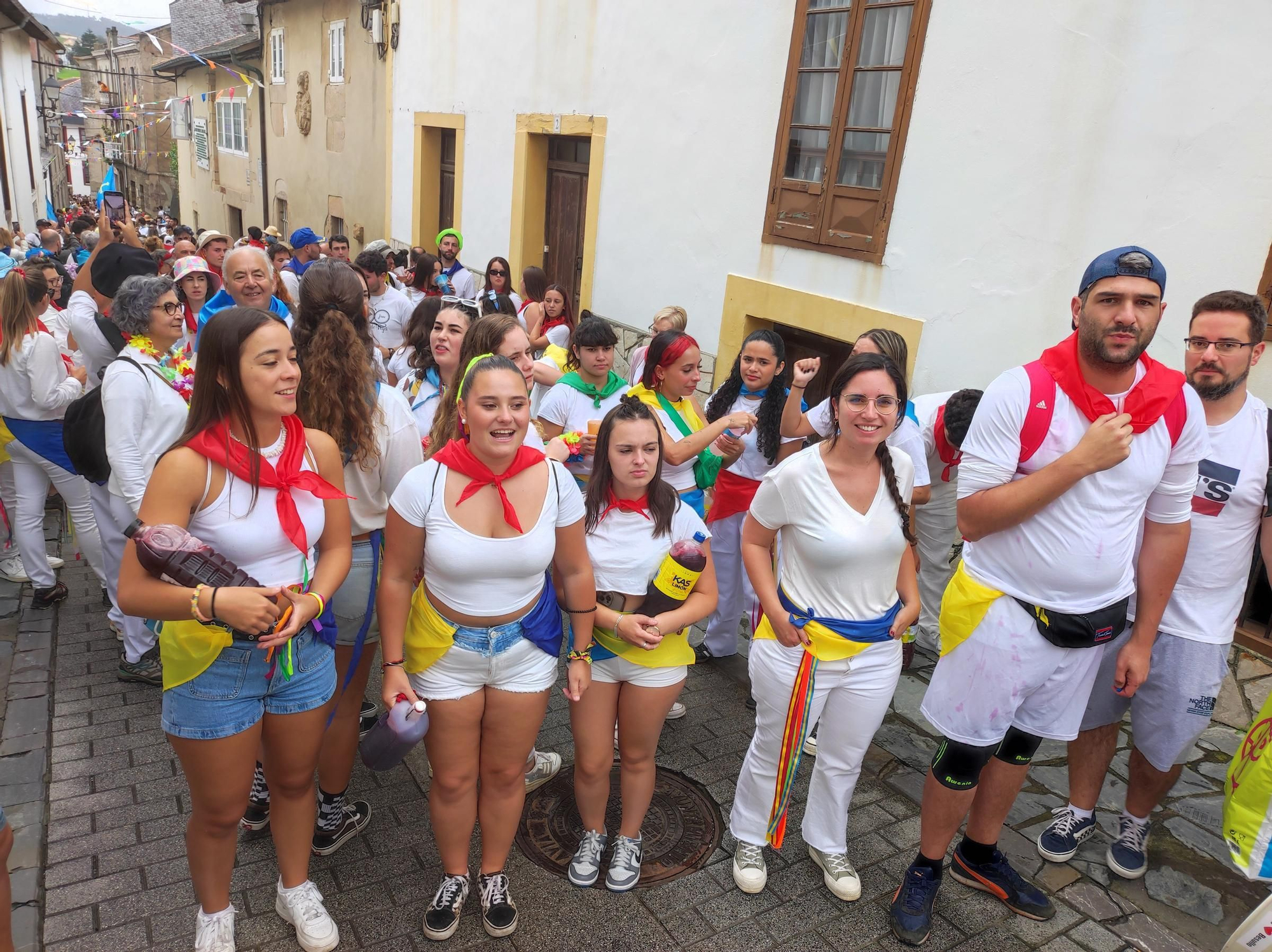 En imágenes: Así fue la salida de los romeros para celebrar la jira que cierra Las Telayas
