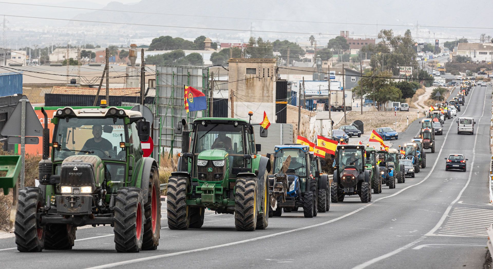 Tractorada en Crevillent y Elche