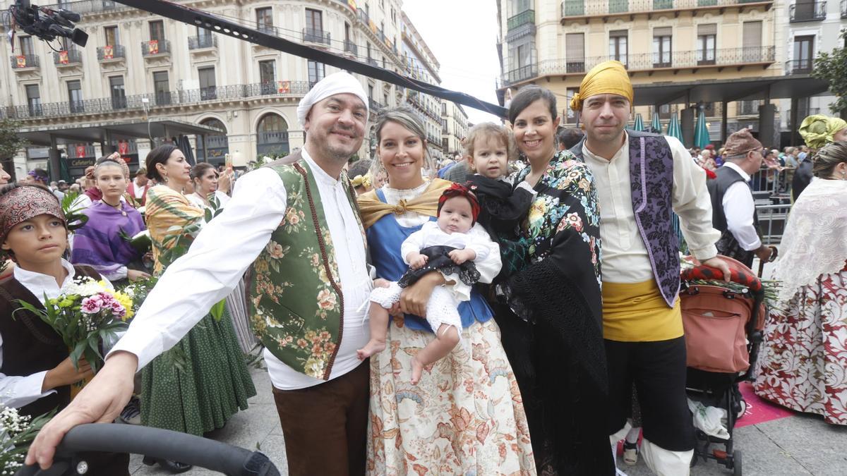 En imágenes | La Ofrenda de Flores a la Virgen del Pilar 2023 (I)