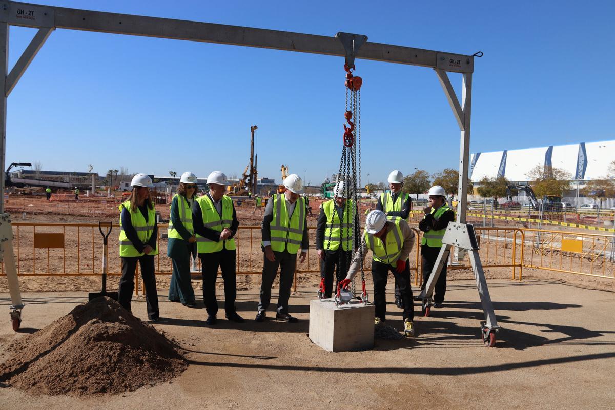Acto de colocación de la primera piedra de la ampliación del DFactory Barcelona en la Zona Franca.