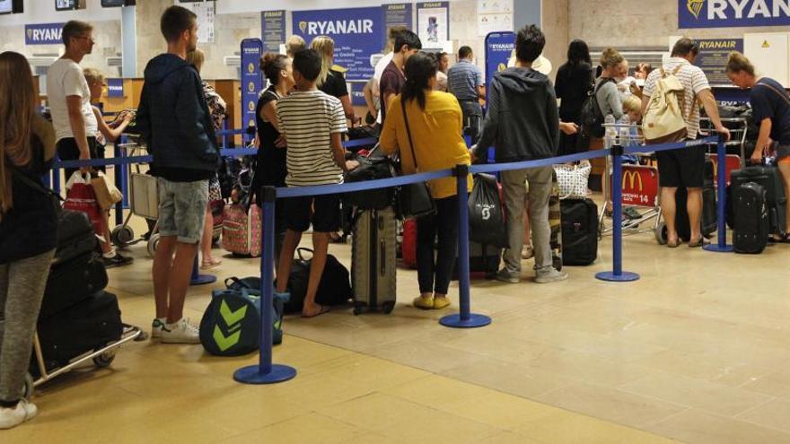 Mostradors de facturació de l&#039;aeroport de Girona