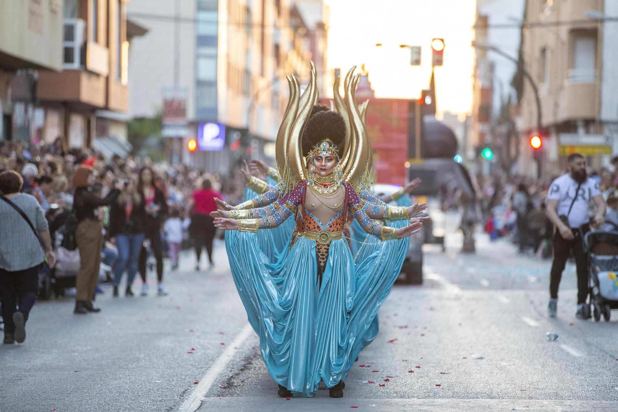 Las imágenes des desfile del martes 13 de febrero del carnaval de Cabezo de Torres 2024