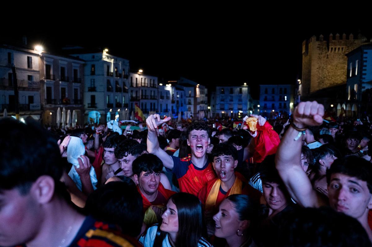 Las mejores imágenes de la celebración de la final del Mundial en Extremadura Las mejores imágenes de la celebración de la final del Mundial en Extremadura