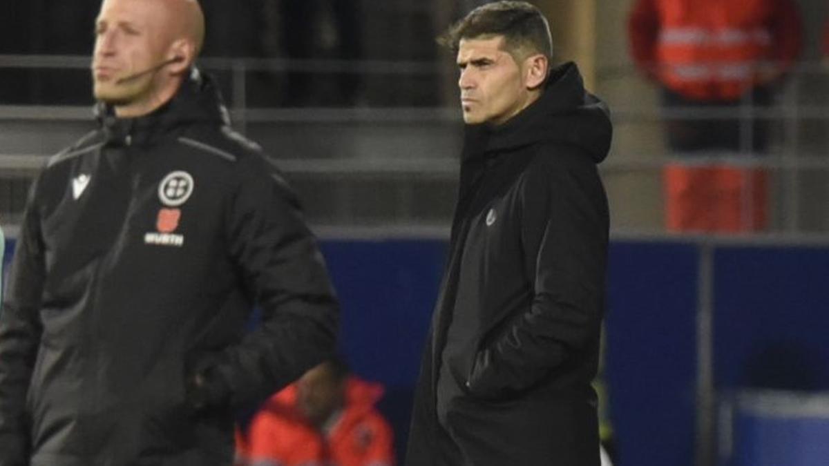 Antonio Hidalgo, en un partido con el Huesca.