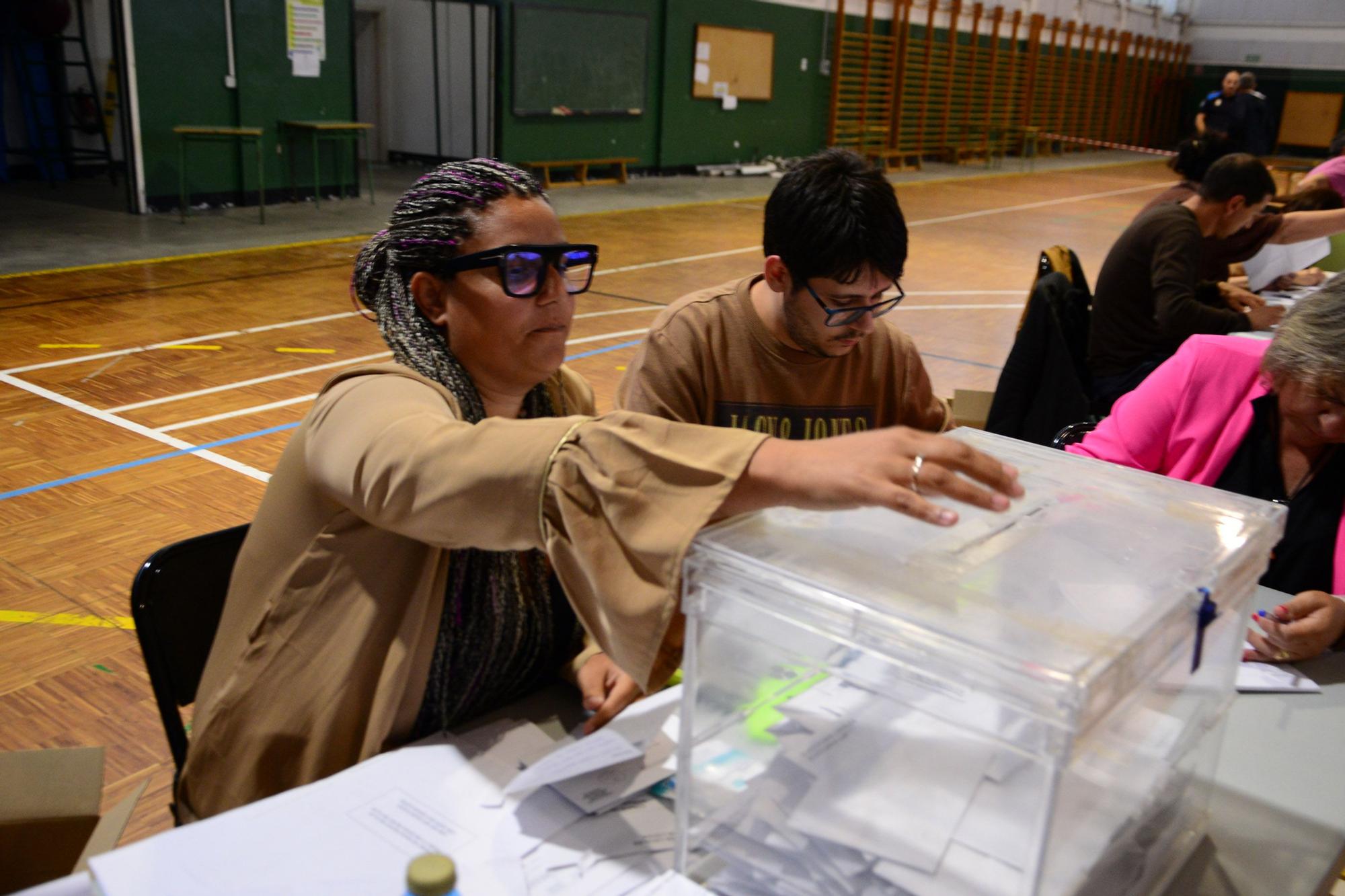 Las mejores imágenes de la jornada electoral en O Morrazo