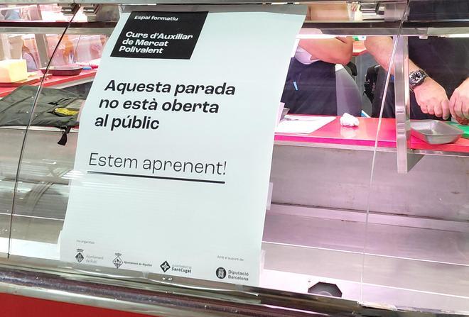 Los mercados del área de Barcelona enseñarán cómo cocinar platos precocinados a los 'aprendices' de paradista