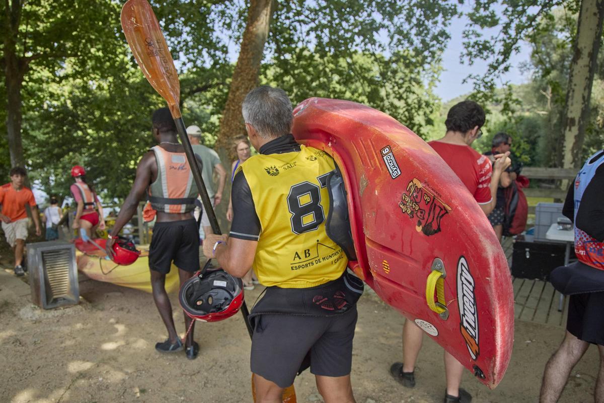 Les imatges del popular descens amb piragua pel Ter