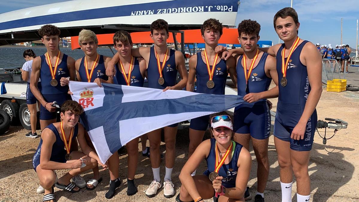 El equipo cadete del RCRA, campeón de España de remo en la modalidad llaüt