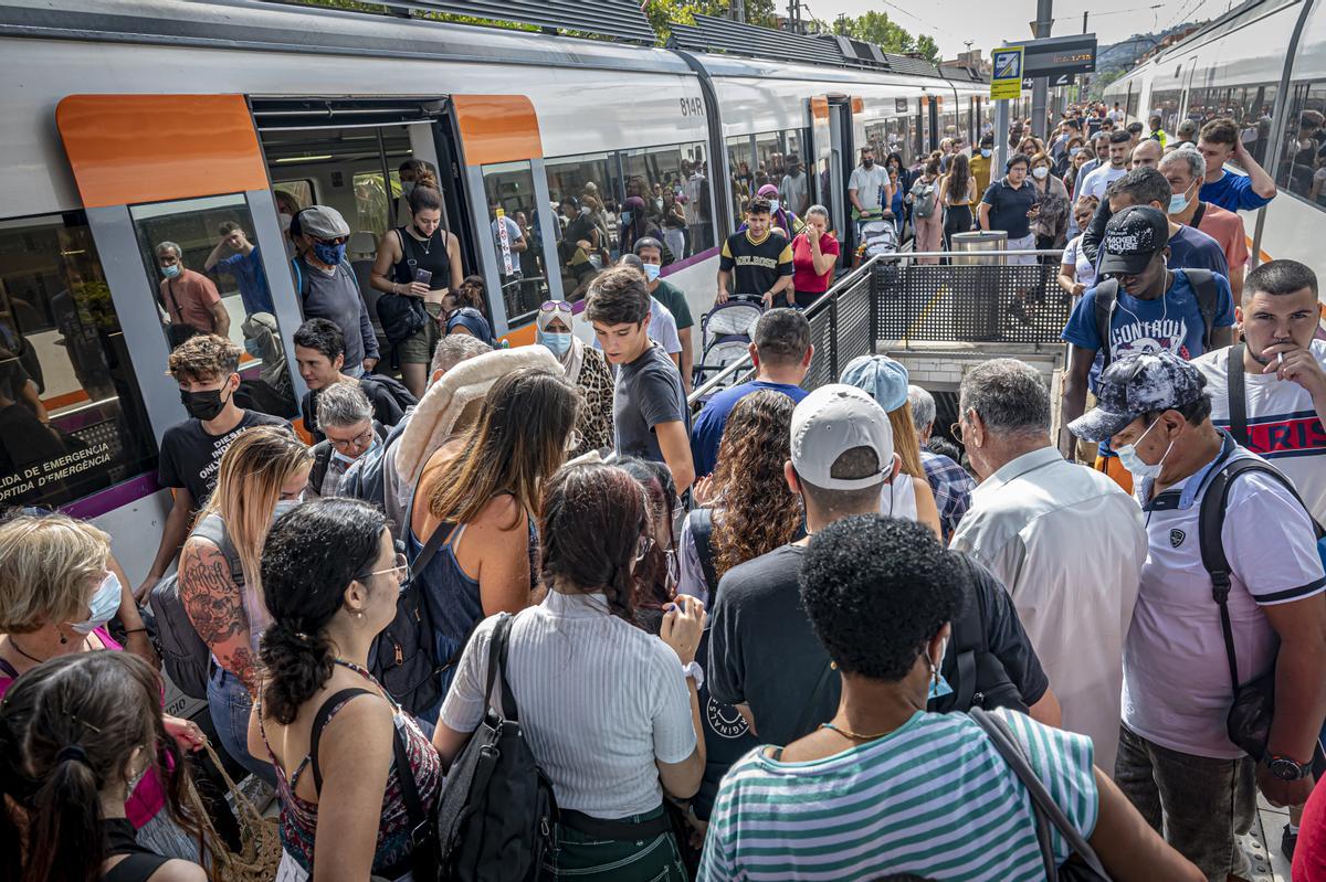 Cortes en Cercanías, los trenes de la R-2 Nord y el R11, se detienen en Montcada para llegar a Barcelona