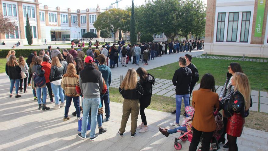 La cola para el casting