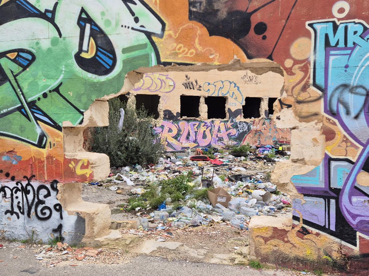 Interior de la antigua cárcel de Palma tras la actuación policial.