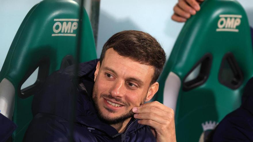 Anselmi llega a Elche tras convencer a Bragarnik en una semana