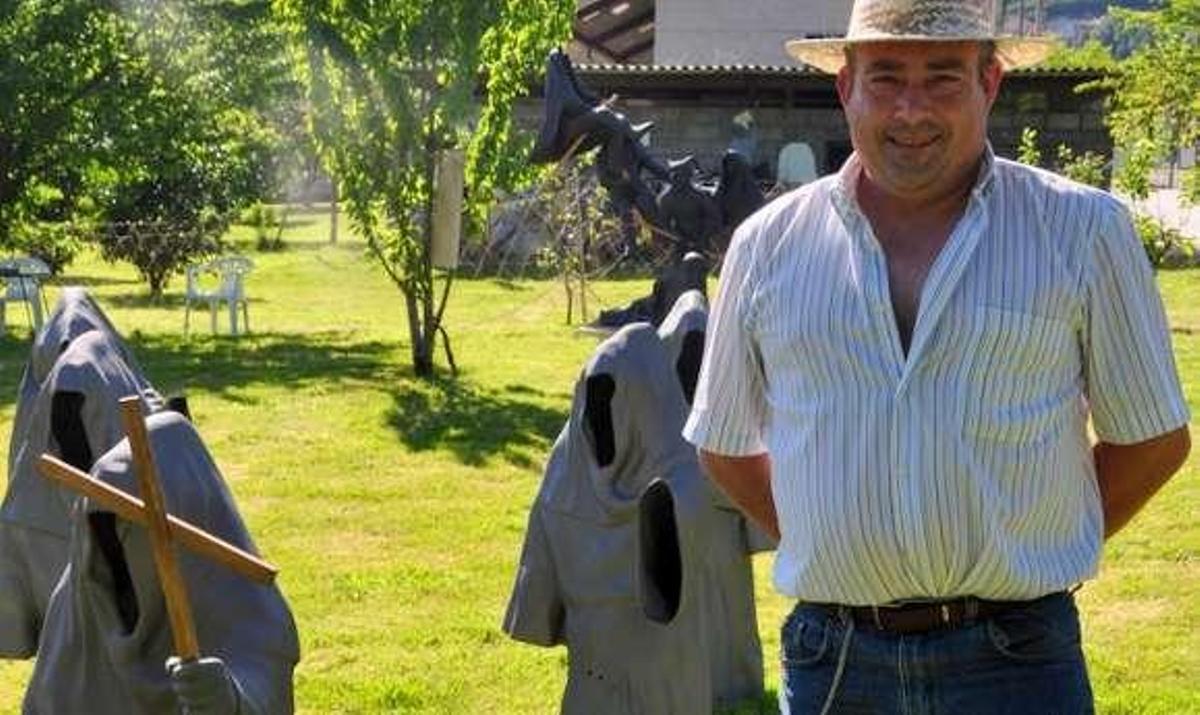 Un saúdo artístico a carón do río Bouzós