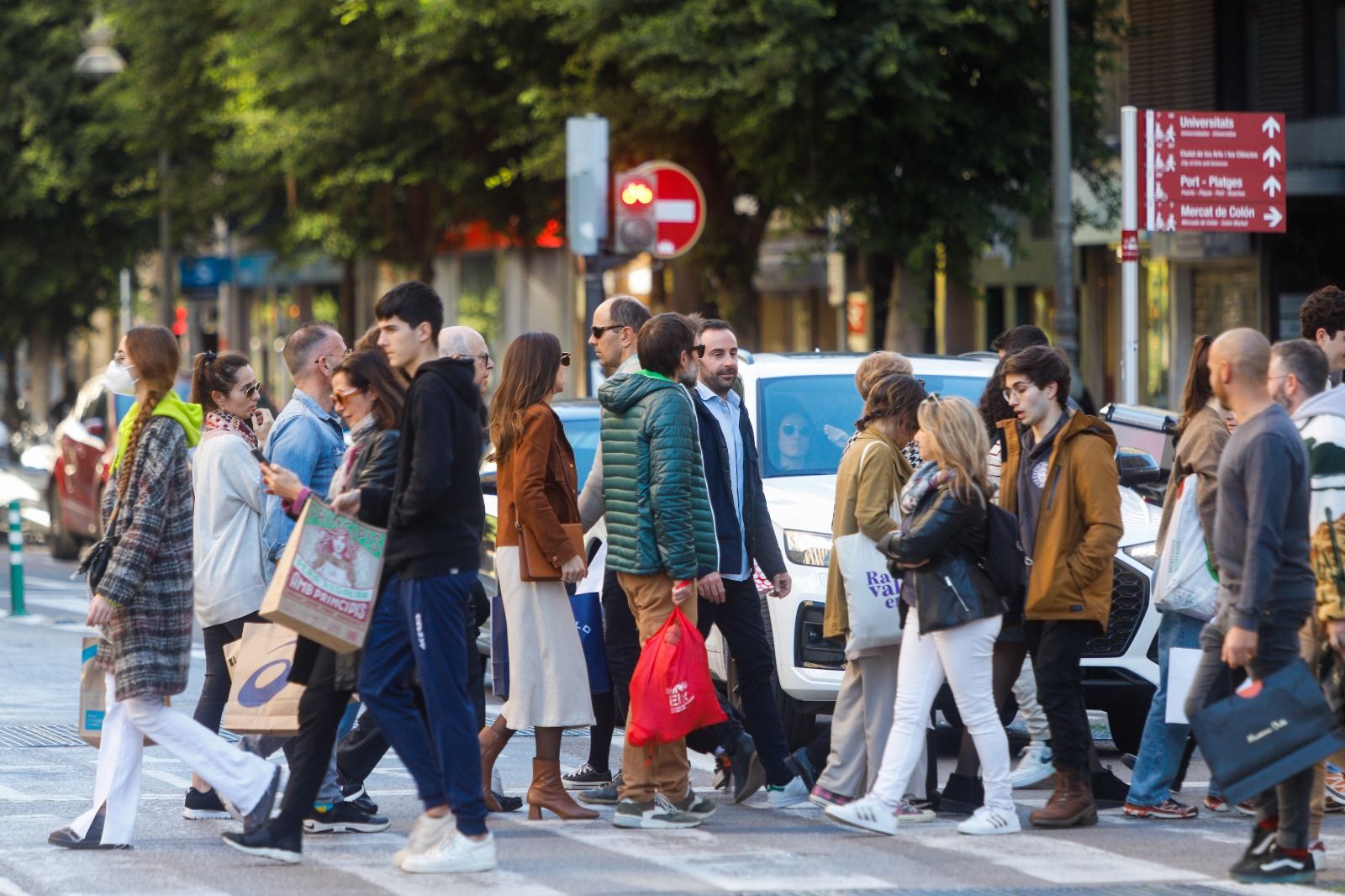 València, a rebosar con las compras de última hora