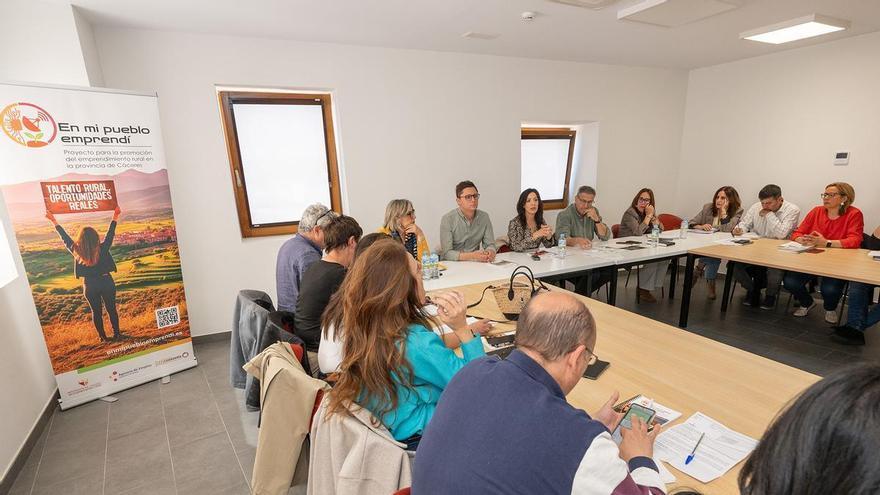La Diputación de Cáceres busca alianzas para frenar la despoblación rural: 