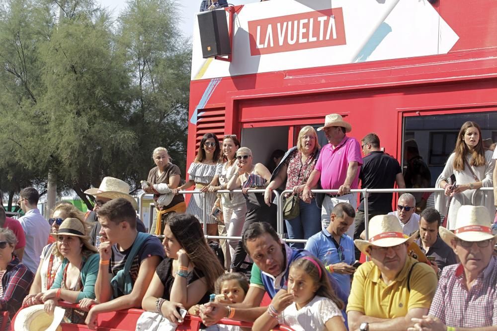 Llegada de la Vuelta a España al Muro de San Lorenzo